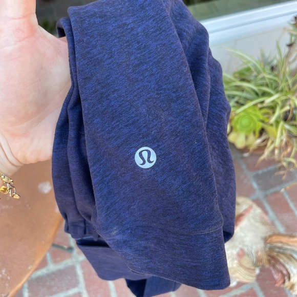 Lululemon cozy navy blue running hoodie sz s - Picture 6 of 6